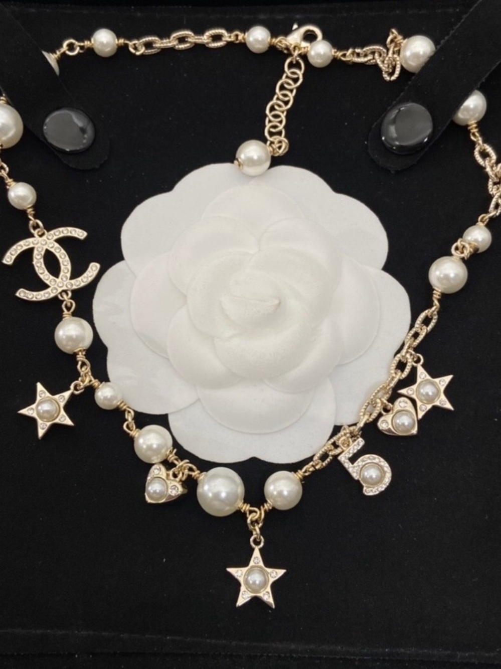 New complementary gift VIP/GWP CC Necklace - Picture 5 of 5